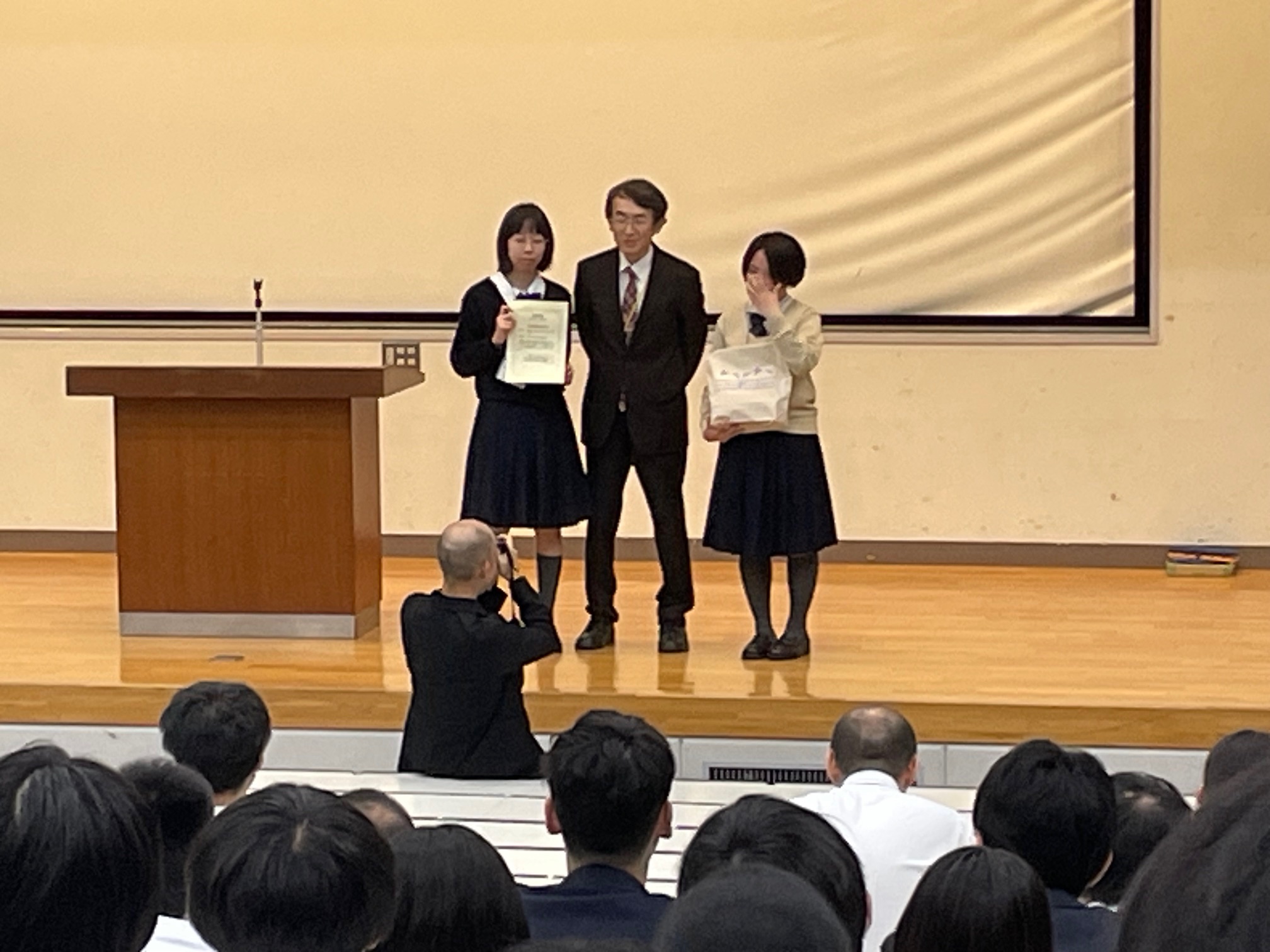 日本水産学会の高校生発表で1年生が「奨励賞」を受賞
