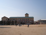 高砂市立荒井小学校外観