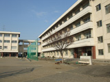 岡山市立芳明小学校外観