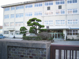 岡山市立幡多小学校外観