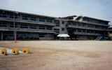 福山市立西小学校外観