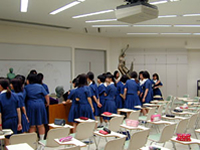 やさしい、ふっくら、結婚、差別、ほがらか、化粧、家事、下着・・・・・・・。
