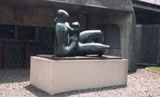 「横たわる母と子」野外彫刻イメージ