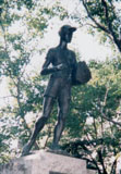 「新聞を配る少年の像」野外彫刻イメージ