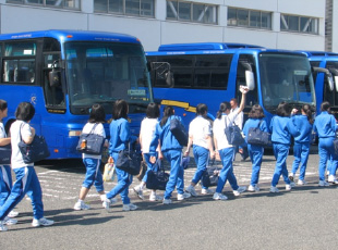 中2が旭川荘に出かける様子