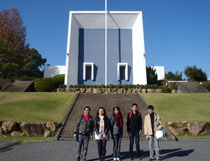 ユネスコスクール世界大会の地域交流会に、フィリピンの生徒4名と先生1名が、ノートルダム清心学園を訪問しました。